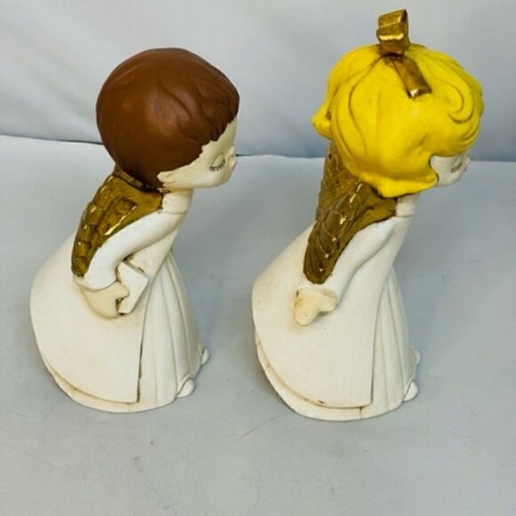 Vintage Kissing Angels Girl & Boy Ceramic Decor Christmas 7.5 inches tall 1979 E - Picture 2 of 7